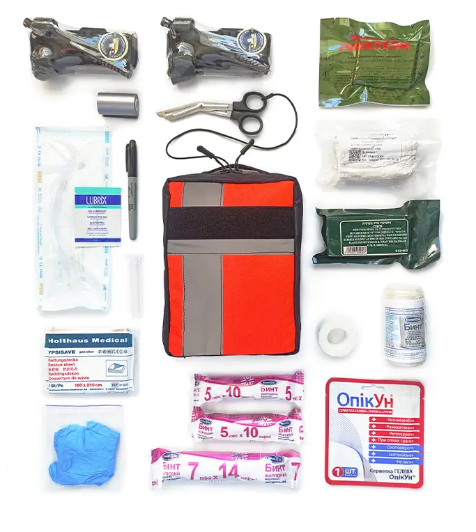 Апте́чка — набір лікарських засобів, інструментів та приладів, які призначені для надання першої медичної допомоги.